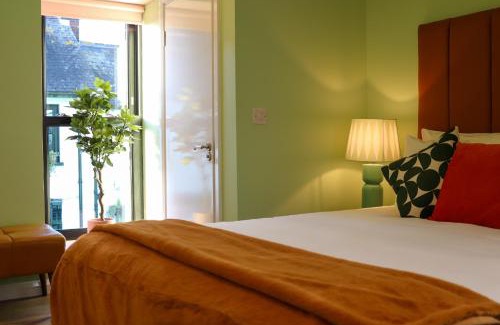 Drogheda Hotel | Sunday Street Boutique