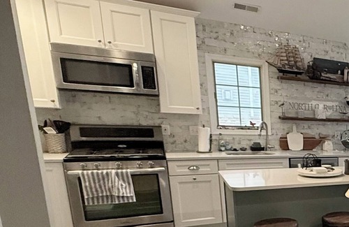 South End Condo | Sunday - Sunday Too Cute.Quite south end of OC- 3 BR -2 bath -PET FRIENDLY