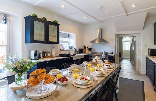 Cawsand House | Top Coastal Holiday Cottages Steps from Sandy Beaches