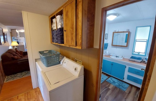 Squaw Valley House | Scenic Foothill Retreat: Pet-Friendly Stays by Sequoia NP