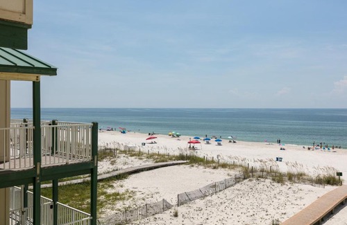 Gulf Shores Hotel | Beachfront Retreat at Sundial #3H with Amazing Amenities