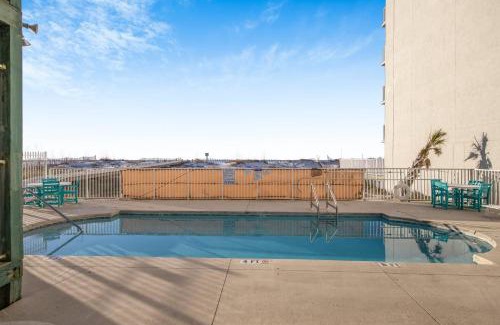 Gulf Shores Apartment | Premier Sundial A2: Top-Rated Stay with Pool Access