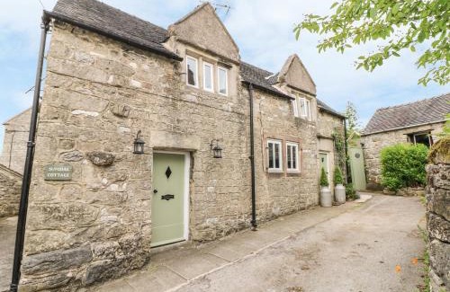 Newton Grange House | Cozy Sundial Cottage: Pet & Child Friendly Retreat