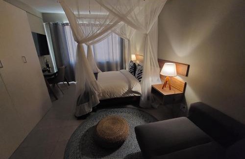 Sommerschield House | Discover Sundown Guest House: 4-Star Stay with Breakfast & More