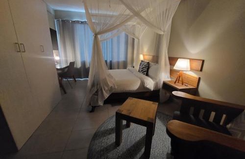 Sommerschield House | Discover Sundown Guest House: 4-Star Stay with Breakfast & More