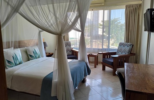 Sommerschield House | Top-Rated Sundown Guest House in Maputo with Kitchen & Dining
