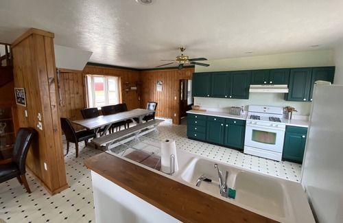 McMillan House | Discover Sundown Lodge: Family-Friendly Retreat in McMillan