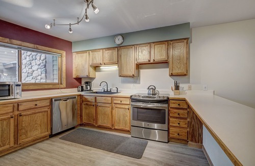 Four O'Clock Condo | Inviting Sundowner II 203: Pool, Spa & Family Friendly Stay