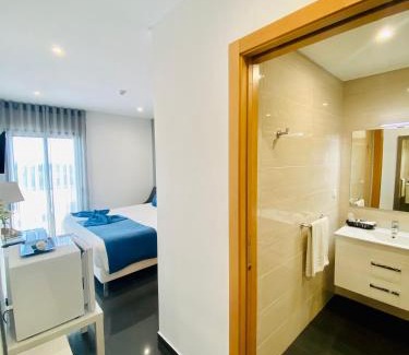Vale Navio House | Elegant Sunfield Guest House - Adults Only with Ocean View