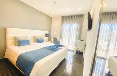 Vale Navio House | Elegant Sunfield Guest House - Adults Only with Ocean View