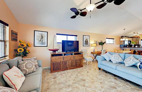 Leeward Sands House | Discover Sunflower Hello: Pet and Child Friendly Stay
