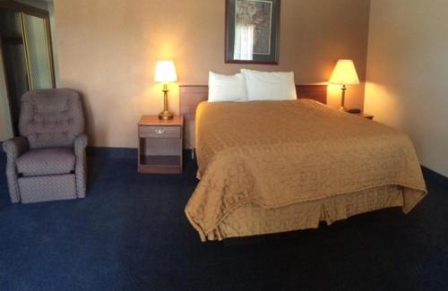 Garden City Hotel | Discover Sunflower Inn & Suites - Perfect for Families