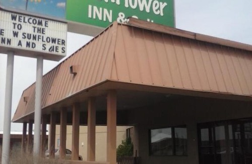 Garden City Hotel | Discover Sunflower Inn & Suites - Perfect for Families