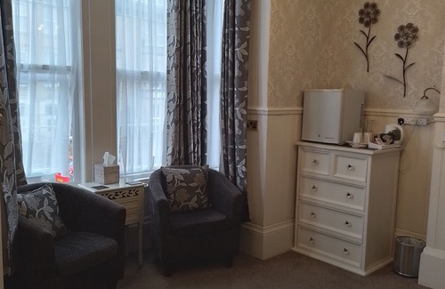 Bridlington Old Town Bed & Breakfast | Highly Rated Sunflower Lodge with Family-Friendly Amenities