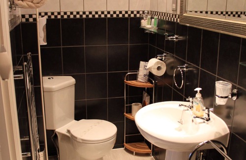 Bridlington Old Town Bed & Breakfast | Highly Rated Sunflower Lodge with Family-Friendly Amenities
