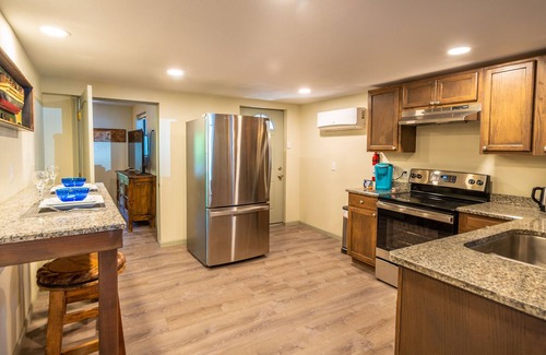 Ruidoso Cabin | Sunflower Moon Casita a super Midtown Cabin!