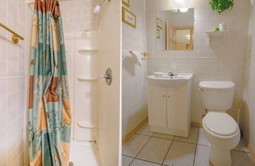 Hiawatha Hotel | Budget-Friendly Sunflower Motel Hiawatha with Breakfast