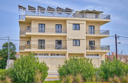Gouvia Apartment | Relax at Sunflower Suite in Beautiful Gouvia, Corfu