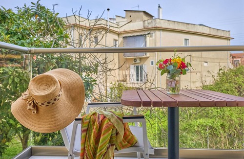 Gouvia Apartment | Relax at Sunflower Suite in Beautiful Gouvia, Corfu
