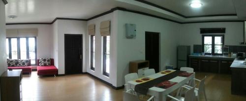 Ko Chang Villa | Cozy Sunflower Villas: Pet-Friendly with Ocean Views
