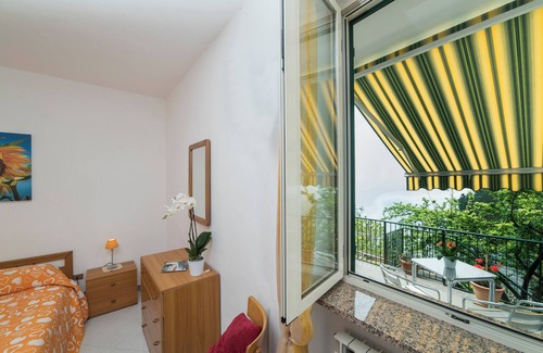 San Lazzaro Cabin | Cozy Sunflower Retreat with Ocean View - Hike Amalfi Coast