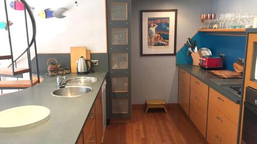 Killcare House | Beachside Getaway at Sunidaze House for Families