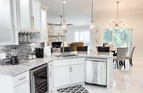 Sebastian Highlands House | Premier Retreat at Sunkissed Haven with Spa & Breakfast