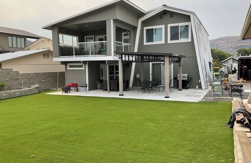 Sunland Estates House | Experience Funland at the Grizzly Bear Barn - Ocean Views!