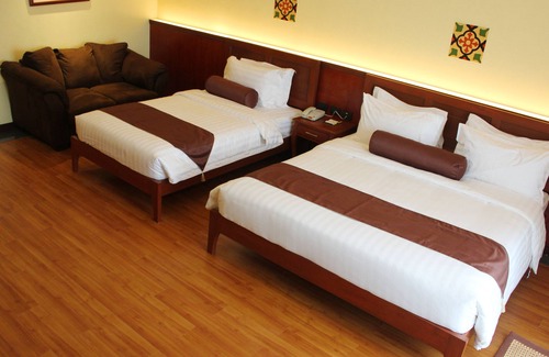 Coron Town Proper Hotel | Welcome to Sunlight Guest Hotel Coron with Pool & Restaurant