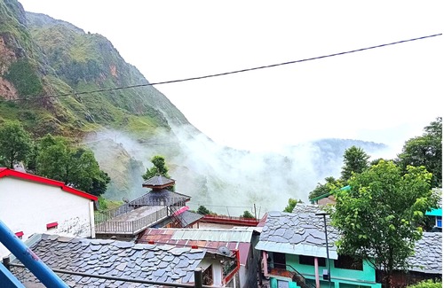 Chakrata House | Tranquil Sunlight HomeStay Amidst Nature's Beauty