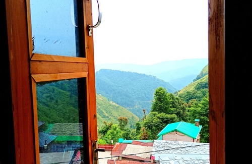 Chakrata House | Tranquil Sunlight HomeStay Amidst Nature's Beauty