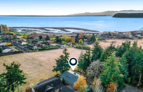 Clinton House | Experience Family-Friendly Stays at Sunlight Vista