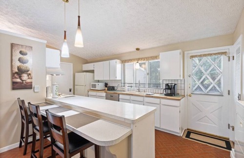 Penfield House | Bright 3-Bedroom Retreat in Central Penfield - Pet Friendly!