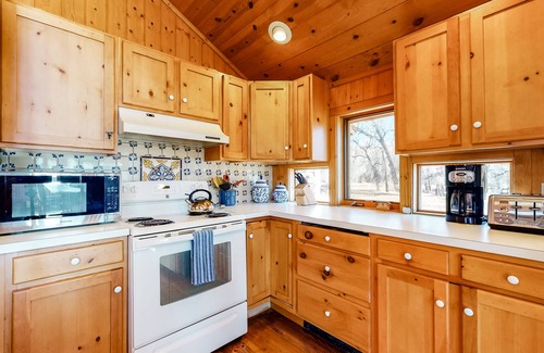 Steamboat Springs House | Scenic Sunlit Lodge by the Elk River with Firepit Access