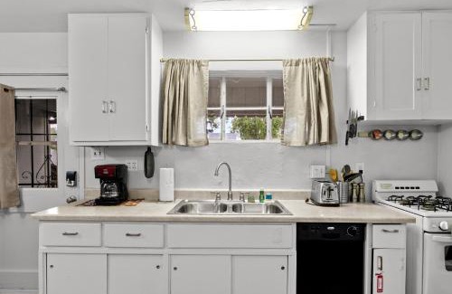 Camelback East Apartment | Family-Friendly Sunlit Palm Cottage in Uptown Phoenix