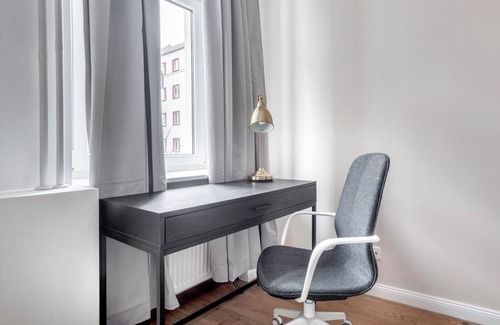 Prenzlauer Berg Apartment | Bright 2BR Retreat in Prenzlauer Berg Near Schönhauser Allee