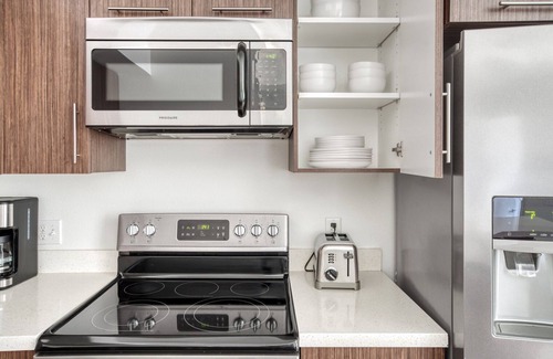 Centennial Apartment | Bright Redwood City 1BR: Pet-Friendly & Near Caltrain