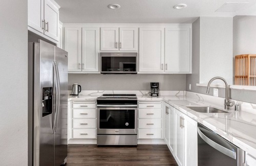 San Jose Apartment | Bright Santana Row 2BR with Pool, Gym & Pet-Friendly Perks