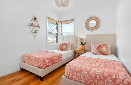 North Spokane House | Bright Scandi Retreat - Steps to Whitworth University & Shops