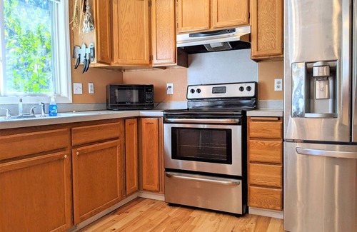 Boise House | Bright & Inviting 3 BR Home with Top Guest Rating of 9.8