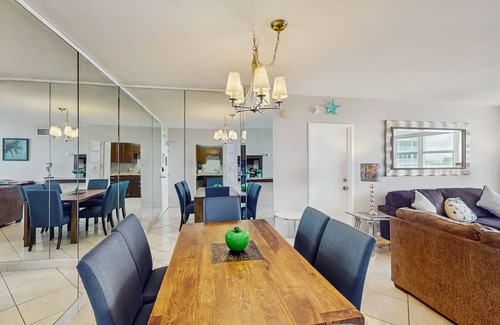 Galt Mile Condo | Bright Suite with City Views, Pool & Beach Access
