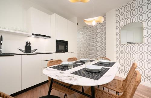 San Roque Apartment | Discover SUNN Amador de los Ríos: Family-Friendly Oasis