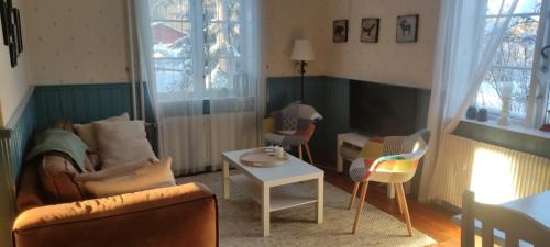 Sunnemo Apartment | Pet-Friendly Sunnemoslantliv B&B with Breakfast & Dining