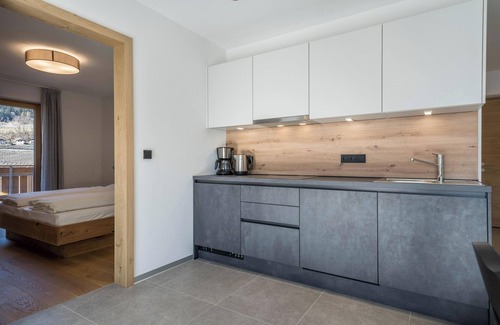 Lana Apartment | Guest Rated: 9.8 - Sunnig Apartment with Balcony & Mountain View