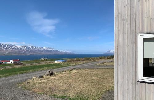 Akureyri House | Welcoming Sunnuhlid Houses: Rated 9.2/10, Family-Friendly Stay