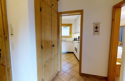 Silvaplana Apartment | Bright 2½-Room Apartment with Kitchen in Quiet Location