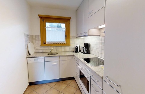 Silvaplana Apartment | Bright 2½-Room Apartment with Kitchen in Quiet Location