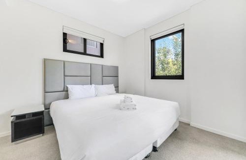 Rouse Hill Apartment | Sunny 2-Bedroom Apartment with Parking in Rouse Hill