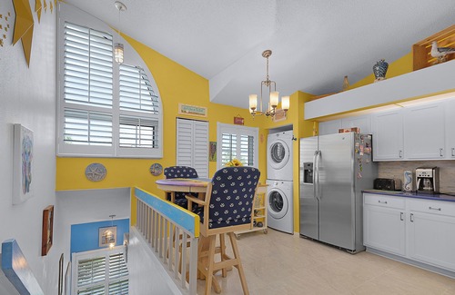 Biggar Condo | Sunny 2BR 2BA Getaway – Pond-View Condo on Golf Course, Close to Beach