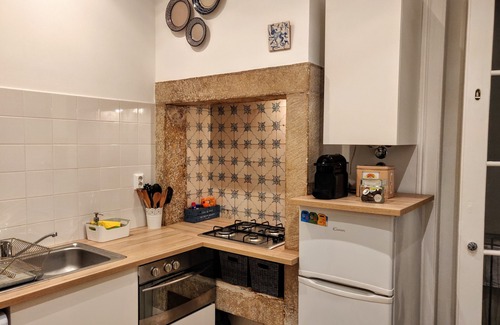Santos Apartment | Bright 2BR Retreat in Lisbon with Pool and Spa Amenities